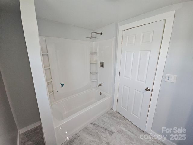 1704 16th Street NE, Hickory, NC 28601