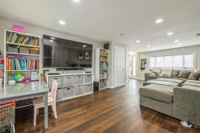 2332 Plymouth Place, East Meadow, NY 11554