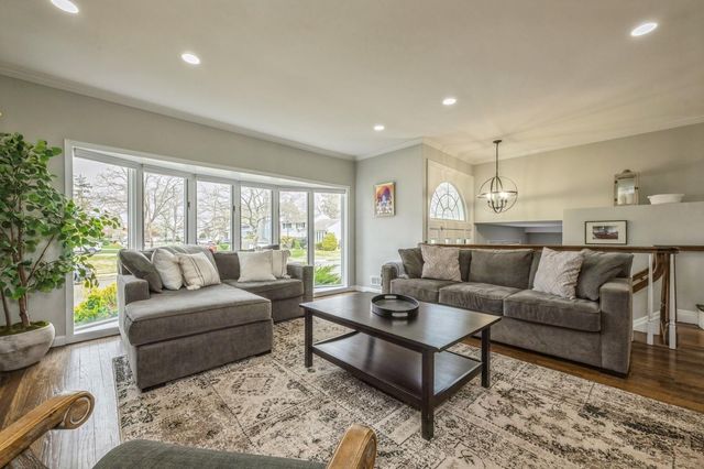 2332 Plymouth Place, East Meadow, NY 11554