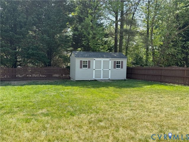 3161 Poplar View Pl, Chester, VA 23831