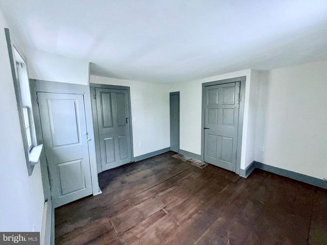 102 E UNION ST, Burlington, NJ 08016