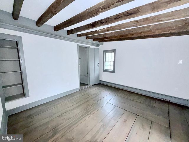 102 E UNION ST, Burlington, NJ 08016