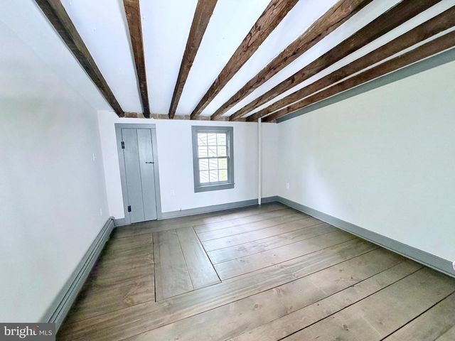 102 E UNION ST, Burlington, NJ 08016