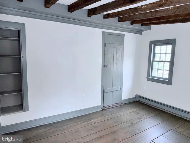 102 E UNION ST, Burlington, NJ 08016