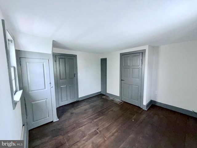 102 E UNION ST, Burlington, NJ 08016