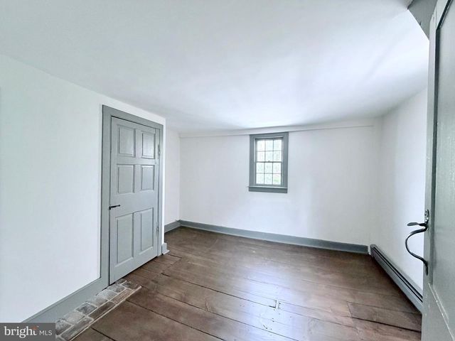 102 E UNION ST, Burlington, NJ 08016