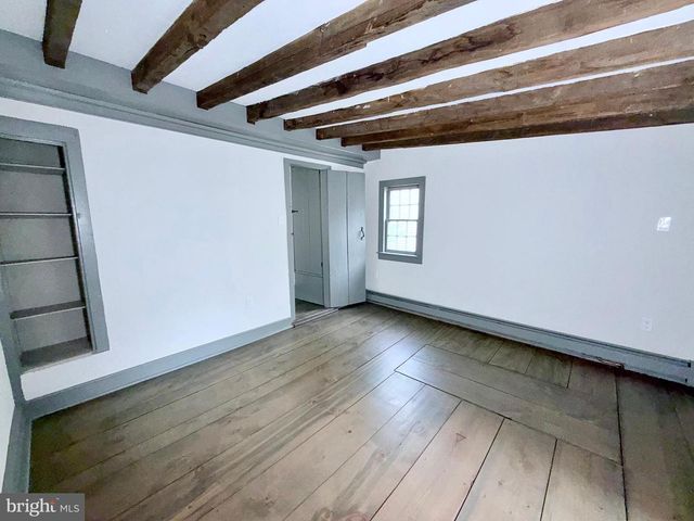 102 E UNION ST, Burlington, NJ 08016