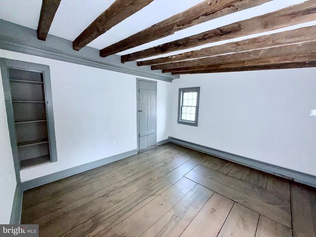 102 E UNION ST, Burlington, NJ 08016