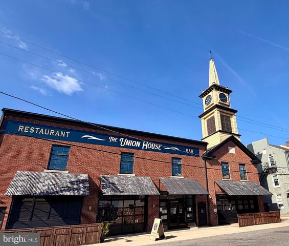 102 E UNION ST, Burlington, NJ 08016