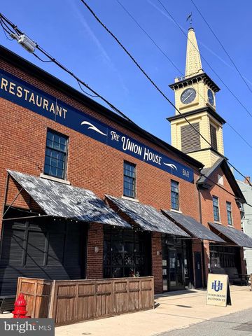 102 E UNION ST, Burlington, NJ 08016