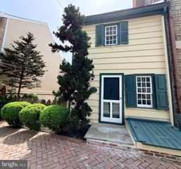 102 E UNION ST, Burlington, NJ 08016