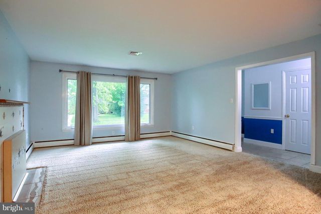 25 OAK AVE, Camp Hill, PA 17011