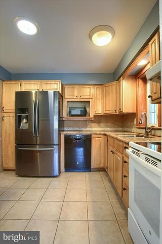 25 OAK AVE, Camp Hill, PA 17011