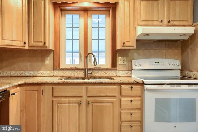 25 OAK AVE, Camp Hill, PA 17011
