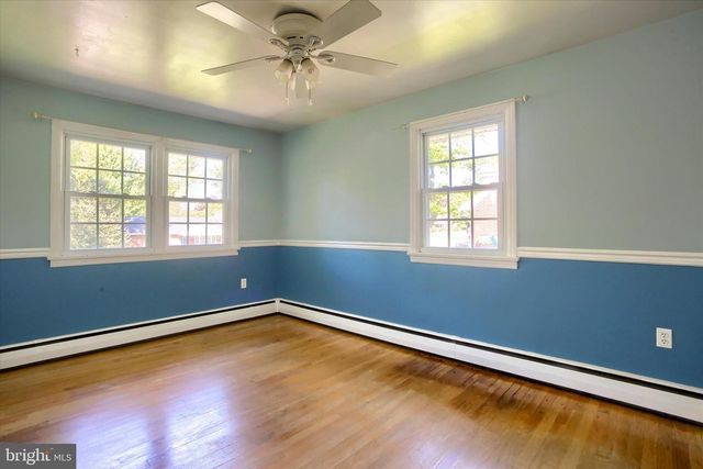 25 OAK AVE, Camp Hill, PA 17011