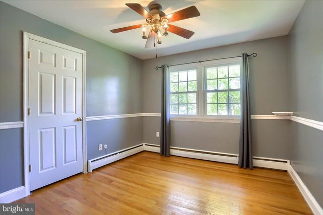 25 OAK AVE, Camp Hill, PA 17011