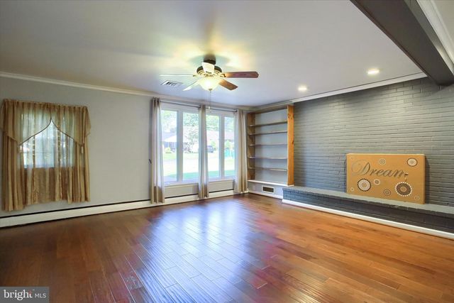 25 OAK AVE, Camp Hill, PA 17011