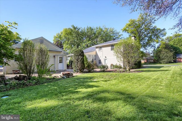 25 OAK AVE, Camp Hill, PA 17011