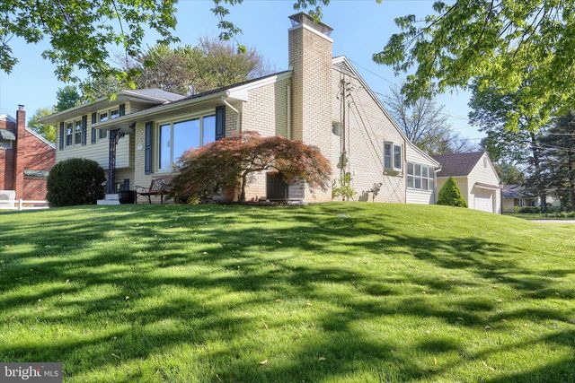 25 OAK AVE, Camp Hill, PA 17011