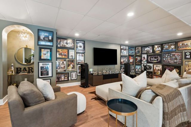 4401 Curtiswood Cir, Nashville, TN 37204