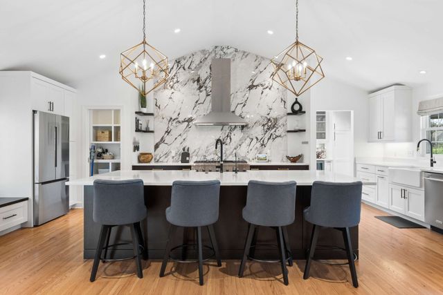 4401 Curtiswood Cir, Nashville, TN 37204