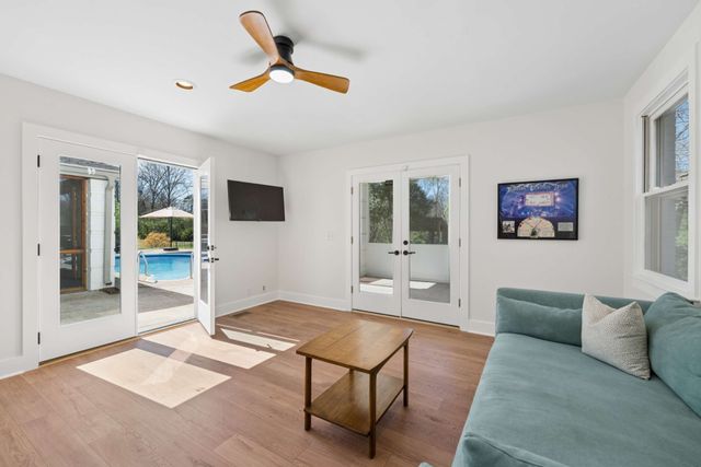 4401 Curtiswood Cir, Nashville, TN 37204