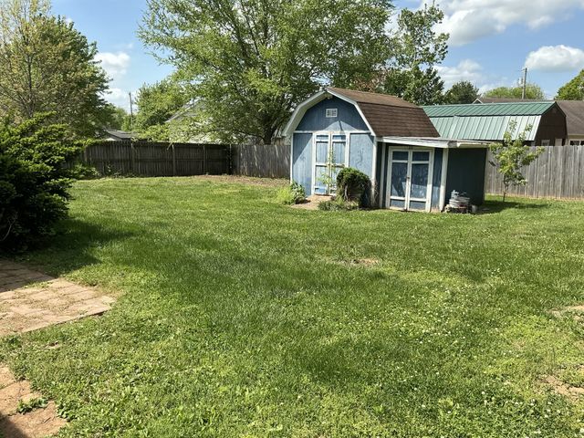 1706 Brittany Ct, Columbia, TN 38401