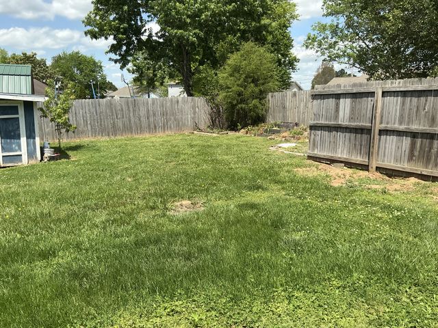 1706 Brittany Ct, Columbia, TN 38401