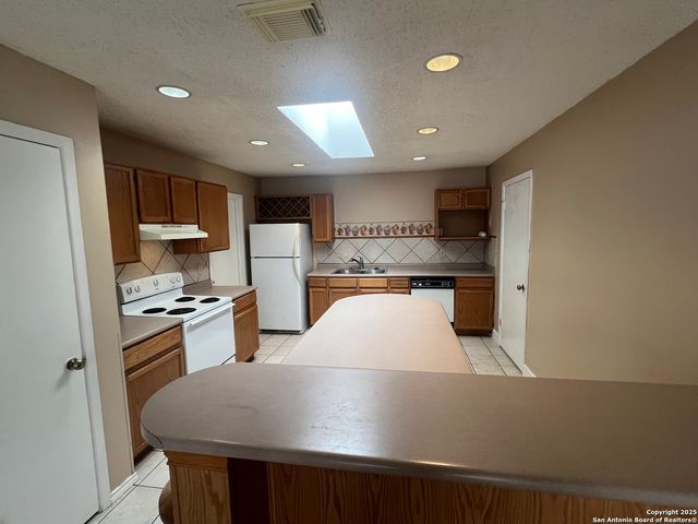 15558 Knollmeadow, San Antonio, TX 78247