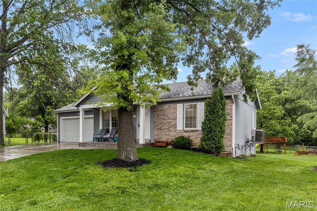 16 Saddleback Court, O'fallon, MO 63368