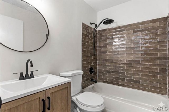 16 Saddleback Court, O'fallon, MO 63368