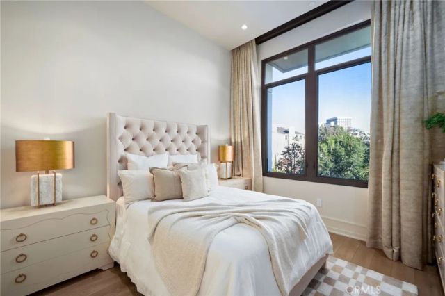 1535 Santa Barbara, Newport Beach, CA 92660