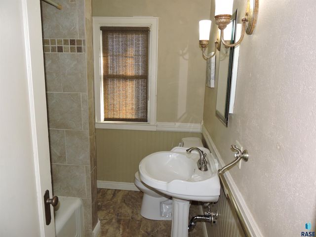 719 N Sherman Ave Avenue, Sioux Falls, SD 57103