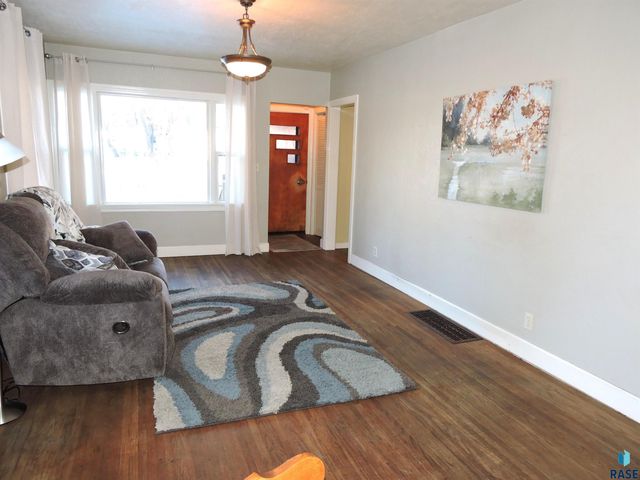 719 N Sherman Ave Avenue, Sioux Falls, SD 57103