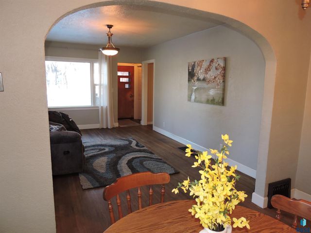719 N Sherman Ave Avenue, Sioux Falls, SD 57103