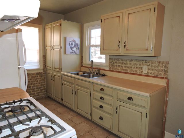 719 N Sherman Ave Avenue, Sioux Falls, SD 57103