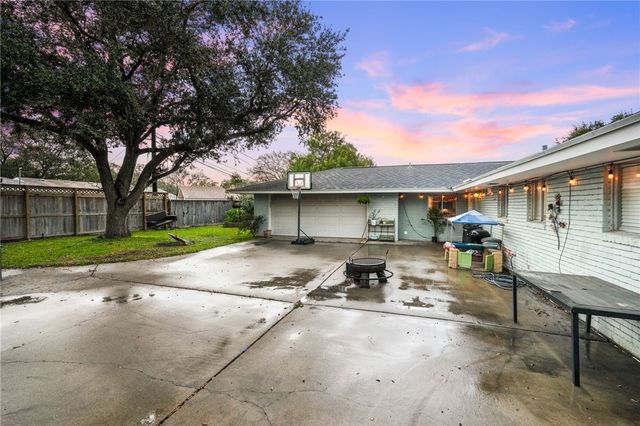 522 Rawleigh Dr, Corpus Christi, TX 78412