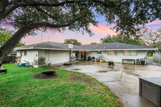 522 Rawleigh Dr, Corpus Christi, TX 78412