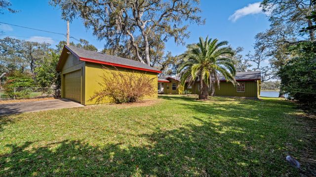 6250 County Road 659, Brazoria, TX 77422