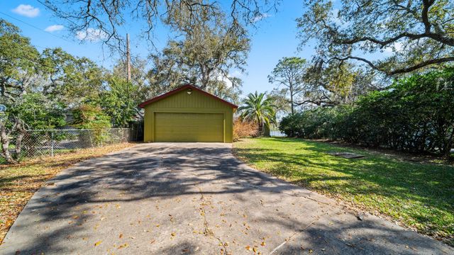 6250 County Road 659, Brazoria, TX 77422