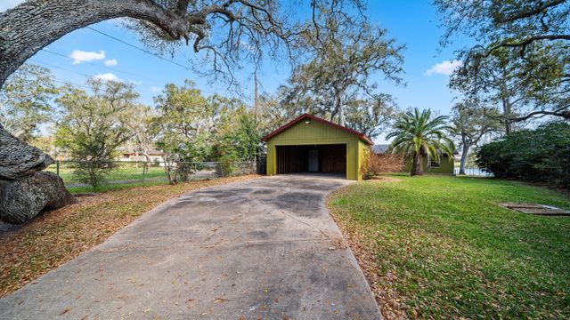 6250 County Road 659, Brazoria, TX 77422