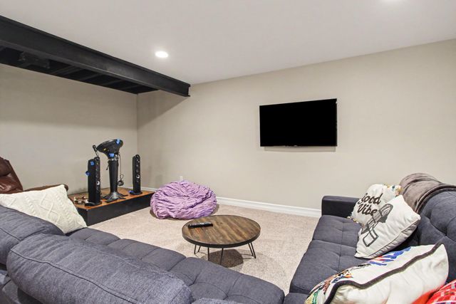 5875 Pinecrest Estates Drive, Salem Twp, MI 48105