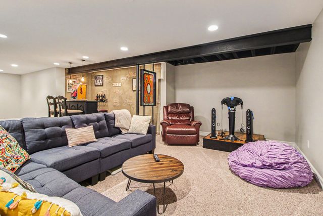 5875 Pinecrest Estates Drive, Salem Twp, MI 48105