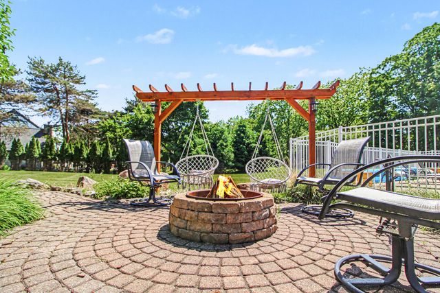 5875 Pinecrest Estates Drive, Salem Twp, MI 48105
