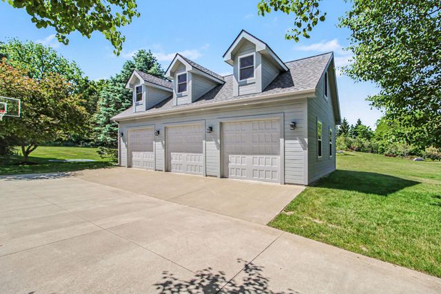 5875 Pinecrest Estates Drive, Salem Twp, MI 48105