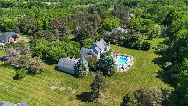 5875 Pinecrest Estates Drive, Salem Twp, MI 48105