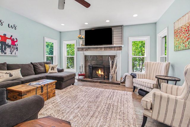 5875 Pinecrest Estates Drive, Salem Twp, MI 48105