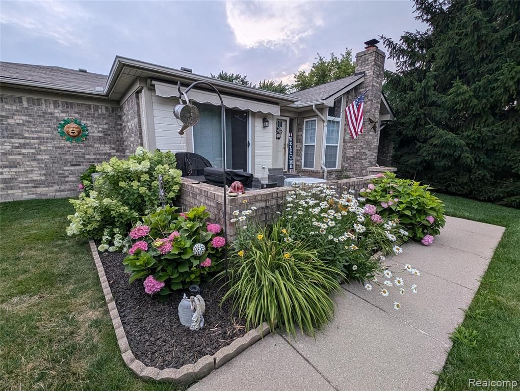 18397 Pleasant Valley Drive 169, Macomb, MI 48044