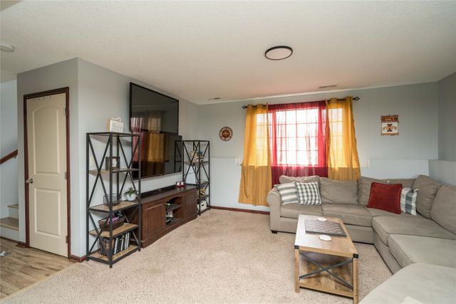 303 Filmore Avenue SE, Bondurant, IA 50035