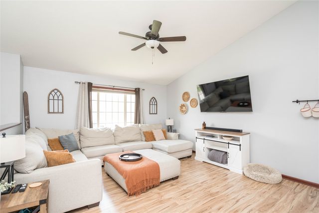 303 Filmore Avenue SE, Bondurant, IA 50035